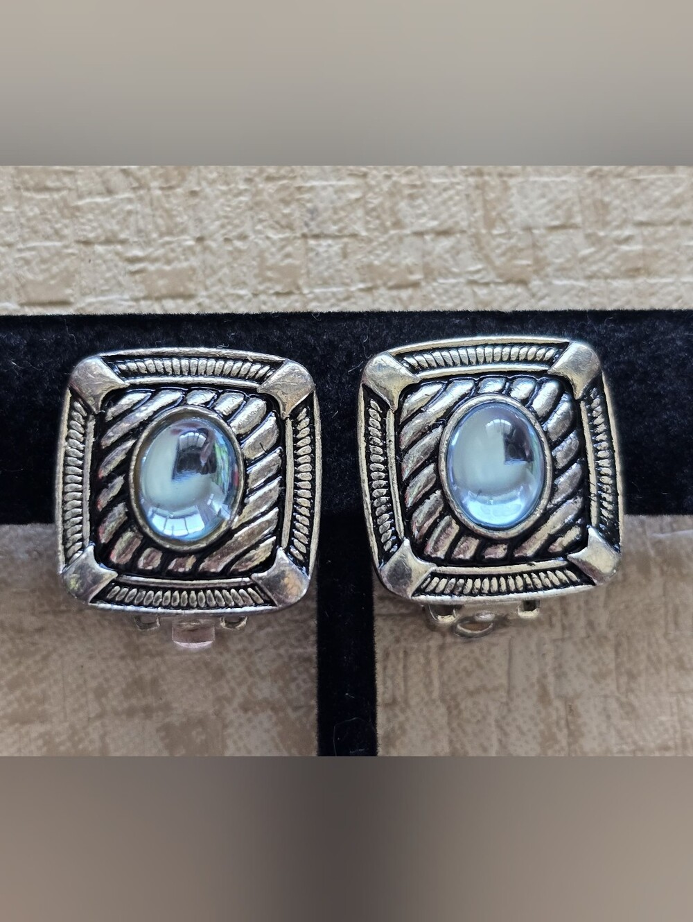 Vintage textured silver-tone clip-back earrings